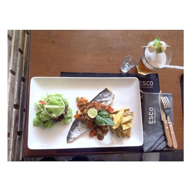 | Mackarel with Vierge Sauce |
(Glazed grilled mackarel with vierge sauce and tossed green salad)

<a href="/vanekaputri/">Vania eka putri</a>