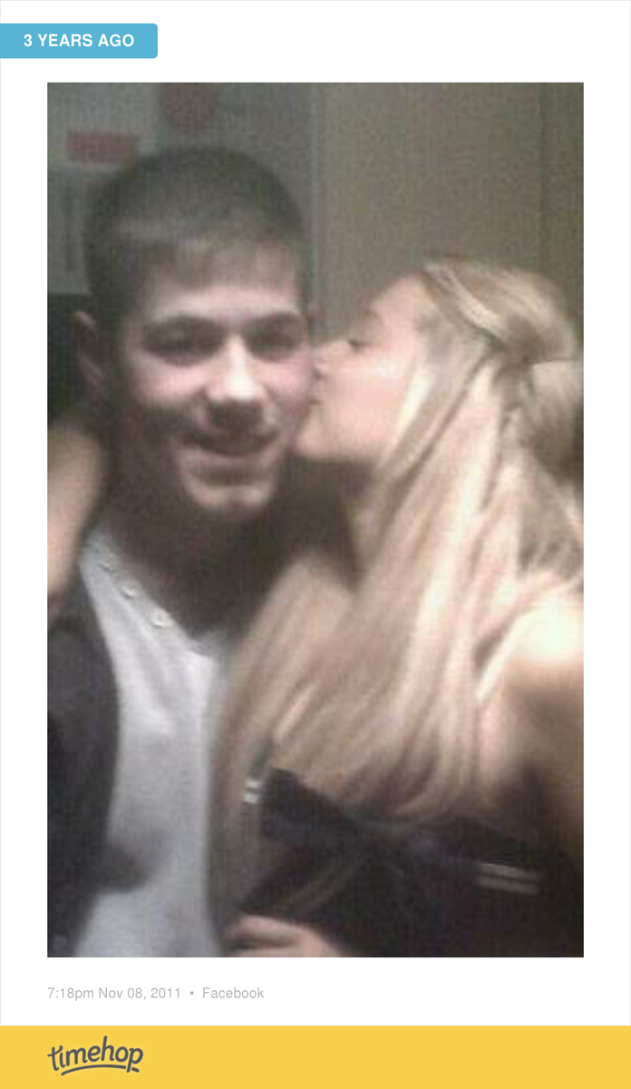 loraelliott94's tweet photo. Aww three years billybob!  http://t.co/oTBEg5UAWo http://t.co/LhCpDwjdFF