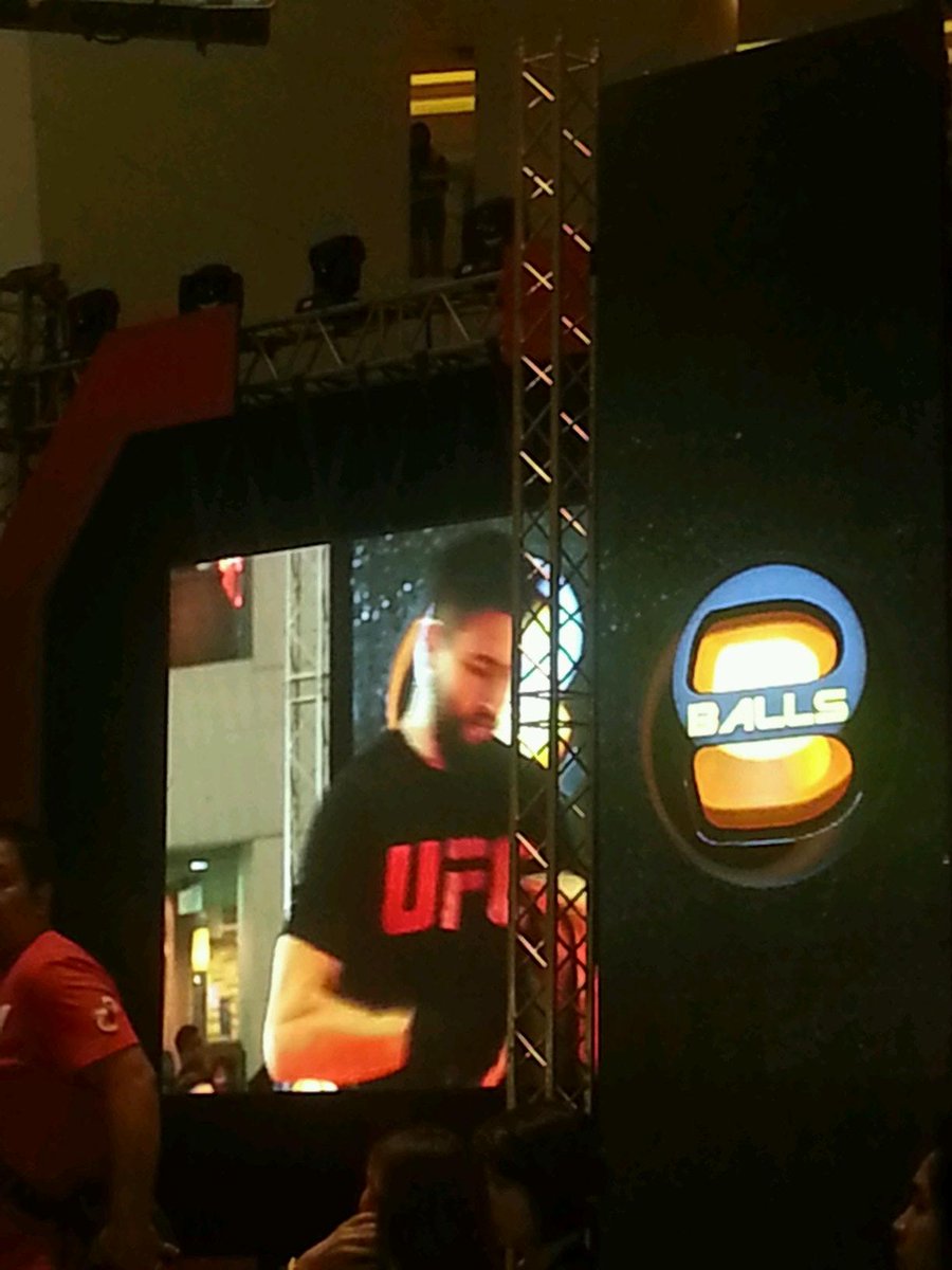 kathysolis's tweet photo. Happening now at Trinoma : #RockItWithCondit #CarlosCondit public workout :) head here now #UFC fans @BallsChannel http://t.co/1xBADD64mE
