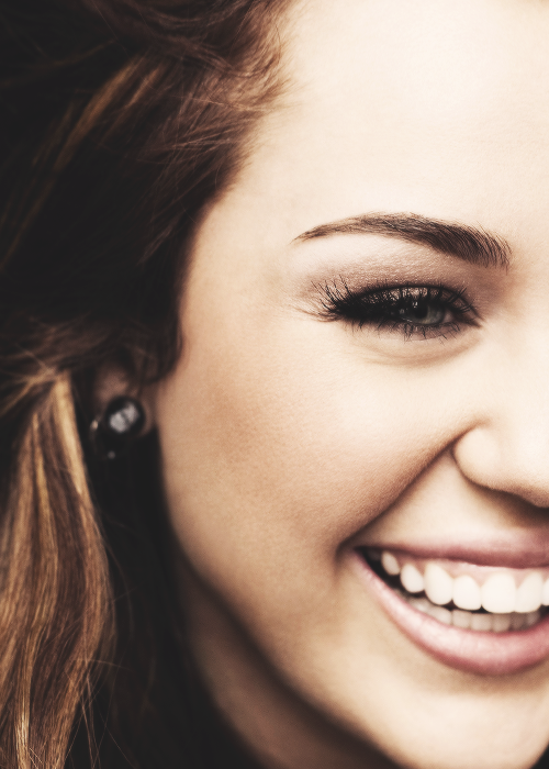 MylyCyruz's tweet photo. Her Smile PERFECT @MileyCyrus http://t.co/l3Ro8KHWuB