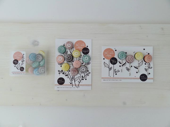 LondonTextiles's tweet image. Trying to get #organised...we love Mel Smith Designs button pins. (via LDN.in/9qjpdf)
