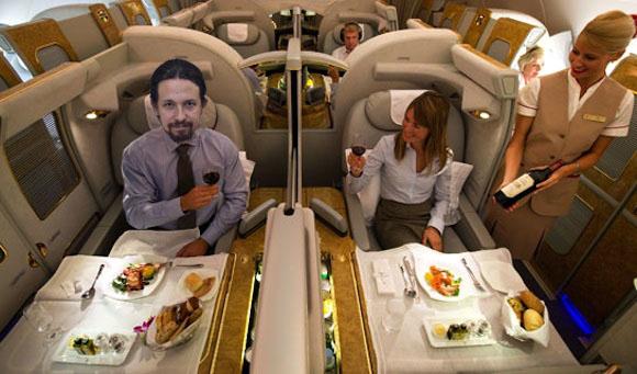 PABLO IGLESIAS VIAJANDO EN PRIMERA CLASE (los rojeras dirán que es  Photoshop):