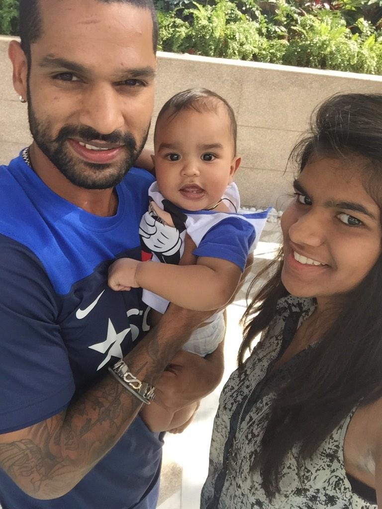 manvikarox's tweet photo. Hehe 😍 @imshikharD I'm so glad I got to take a pic with you and your baby! He's so cute😘 atb for the match tomorrow http://t.co/5MqzlqPUWl