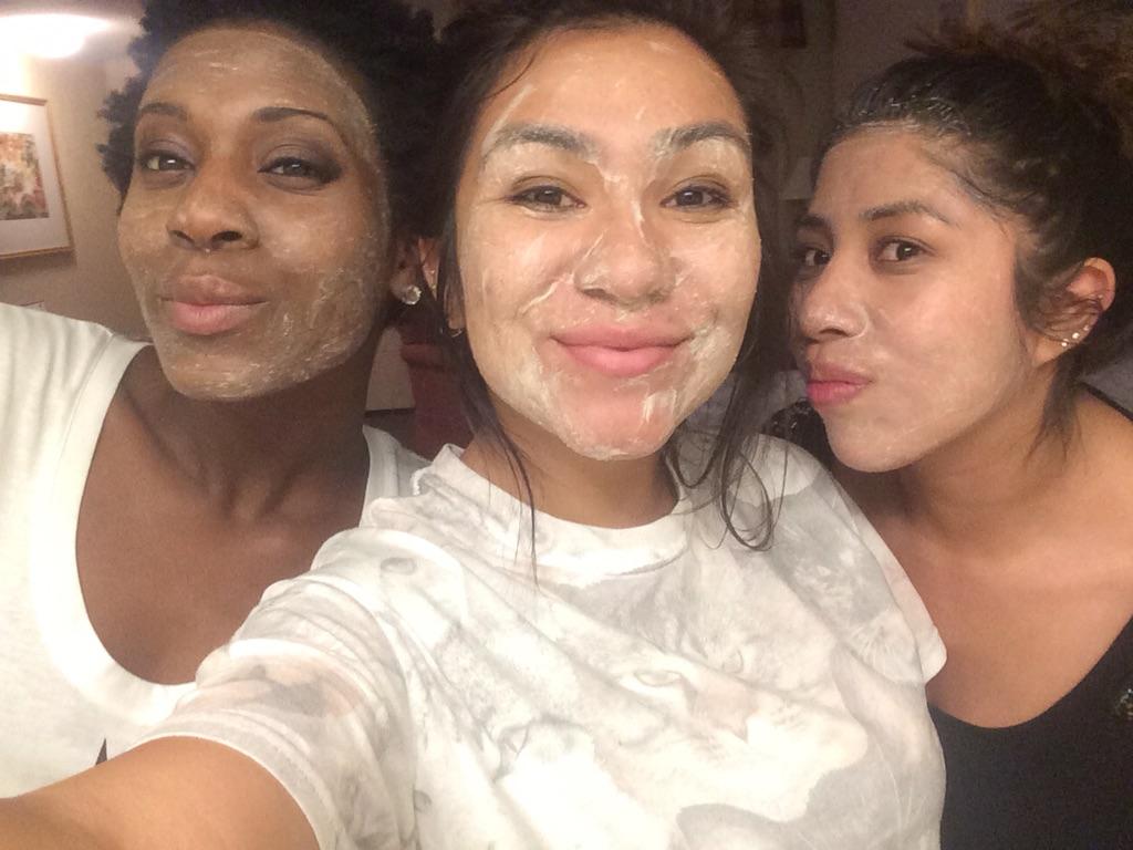 LizetBerenice's tweet image. #tourlife #notreally #differentteam