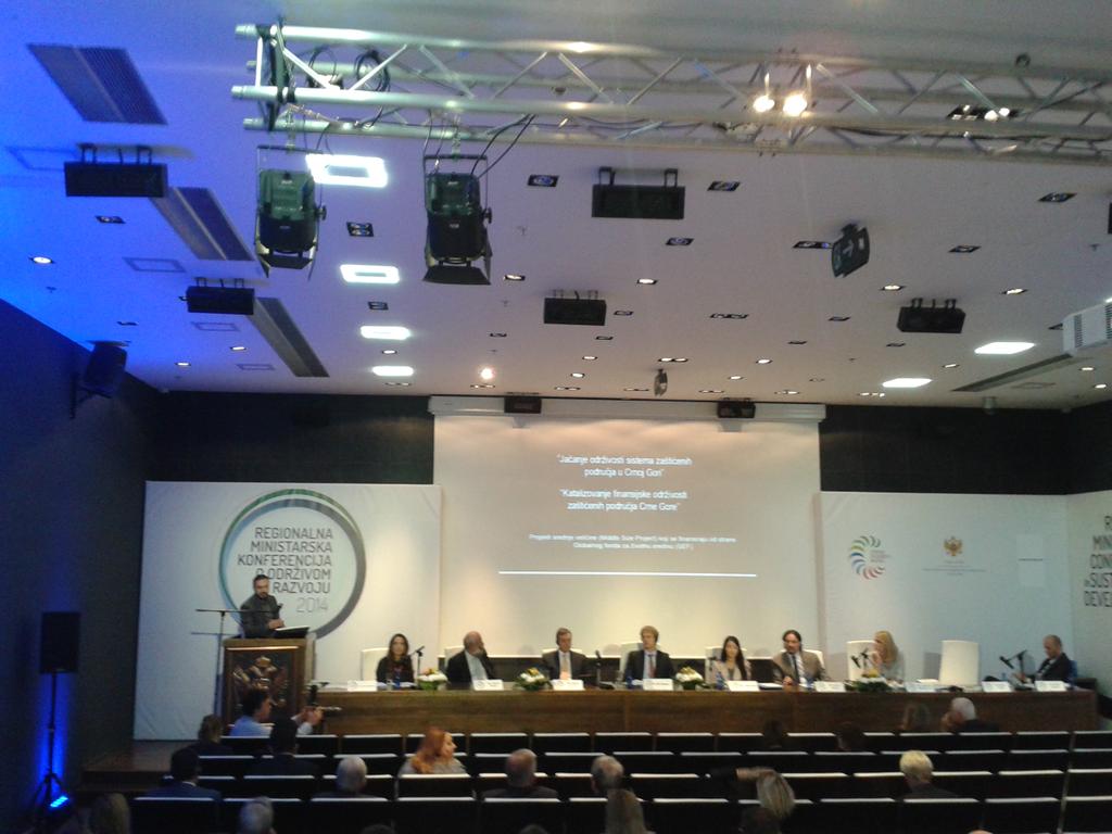 djollee's tweet image. @bvulikic Menadzer 2 projekta u zasticrnim podrucjima o problemima u ovoj oblasti u CG #RCSD2014