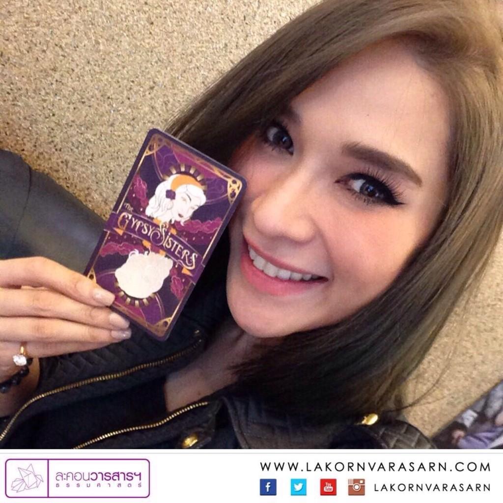 lakornvarasarn's tweet image. ขอขอบคุณพี่พลอย เฌอมาลย์ นะคะ บัตรสวยๆแบบนี้ ใครไม่มีไม่ได้แล้ว จองด่วนที่
lakornvarasarn.com ค่ะ
  
#teamploy