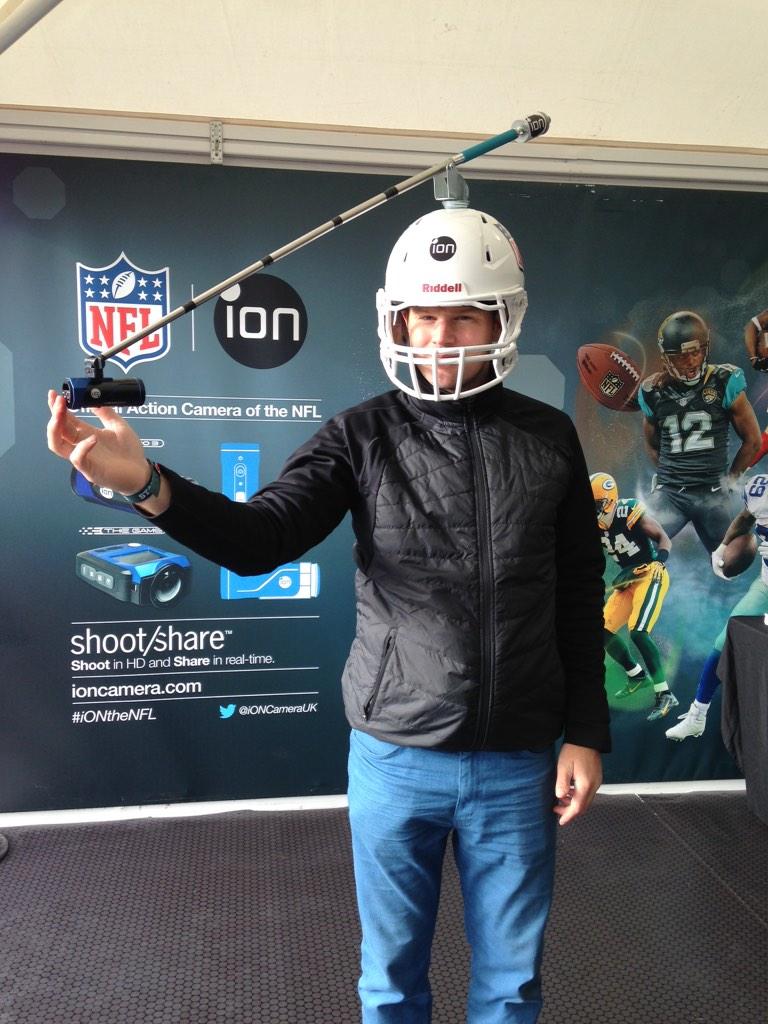 dizzybest88's tweet photo. Dan getting ready for the NFL lab #iONtheNFL #ioncamerauk http://t.co/lYkBYpUNeS