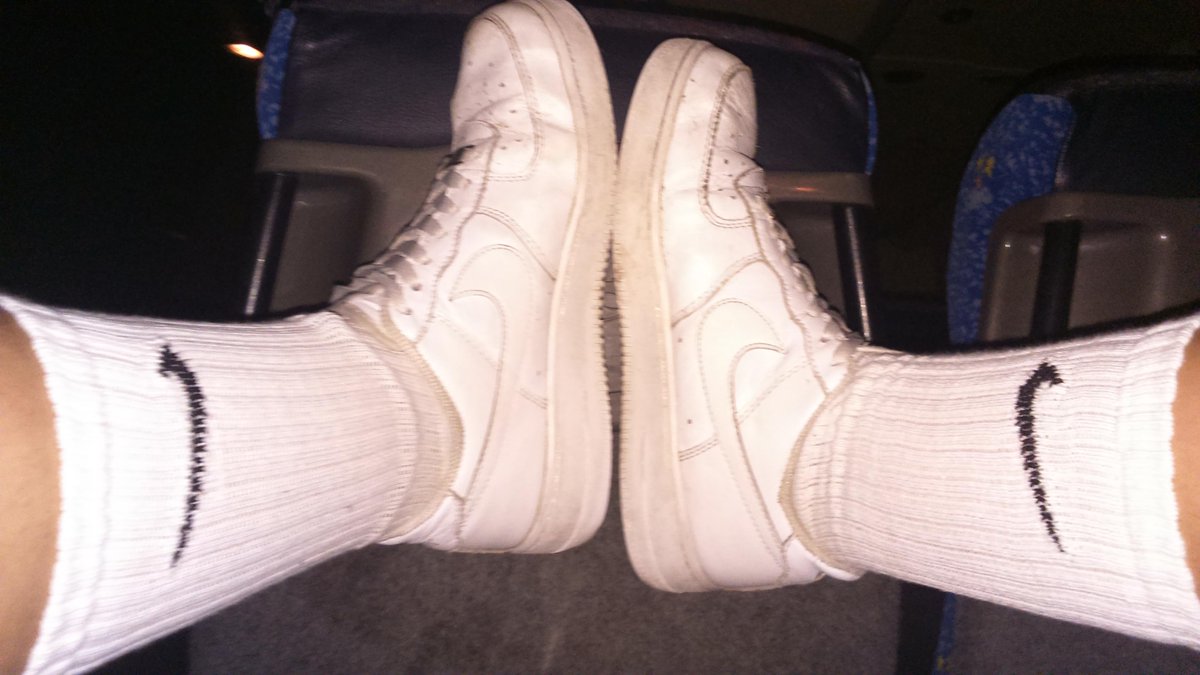 Lore_gon15's tweet photo. Para ti @MartitaFeal mi postureo bus de ayer http://t.co/QAJuav1BxK