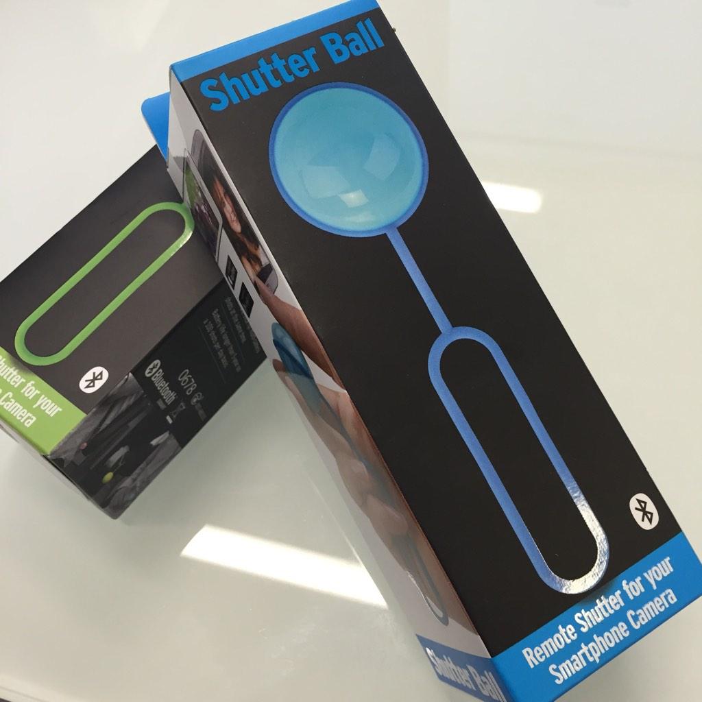 Wij geven in de middag 2 "selfie" remote's weg! (Een afstandbediening voor je camera) Houd twitter in de gaten!