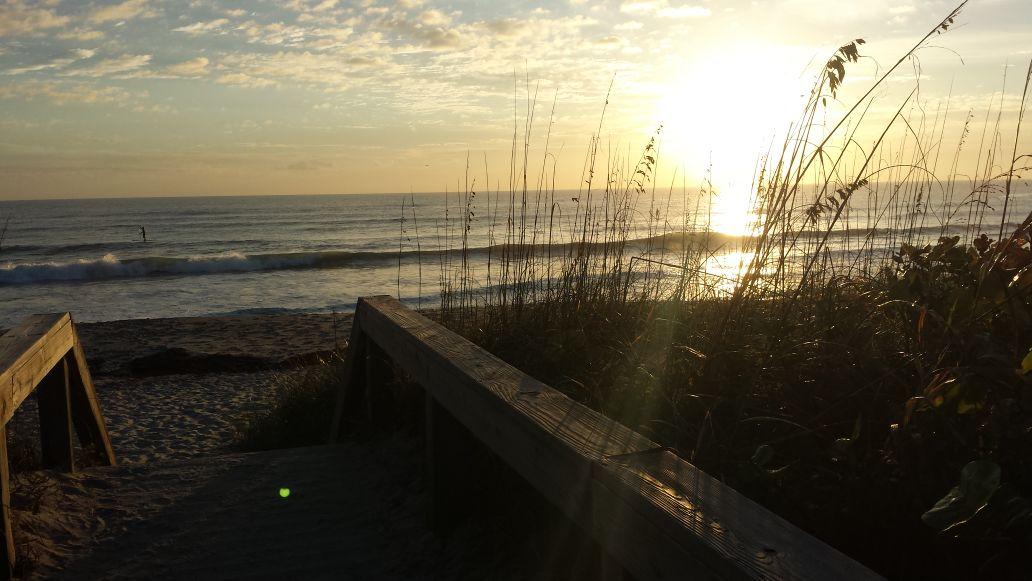 BK917's tweet photo. @JaymeKingFox35 #2ndlight #myfoxsunrisepic http://t.co/HmNRIGw8iT