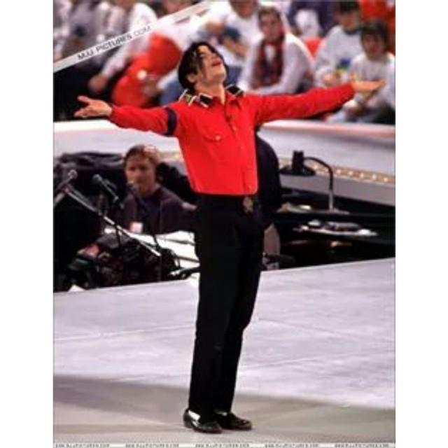 Hits78 Radio tweet media