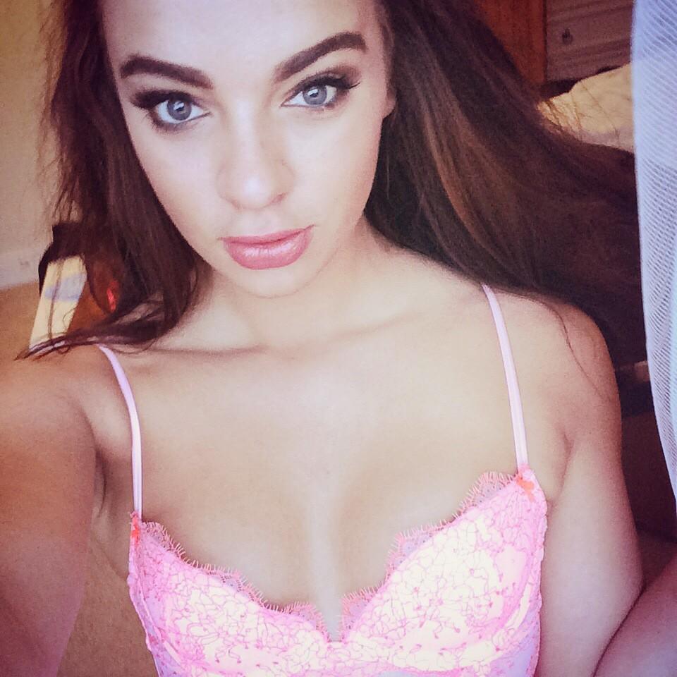 NatashaJHeard's tweet photo. #VictoriaSecret #pink http://t.co/c1sxqwheW0