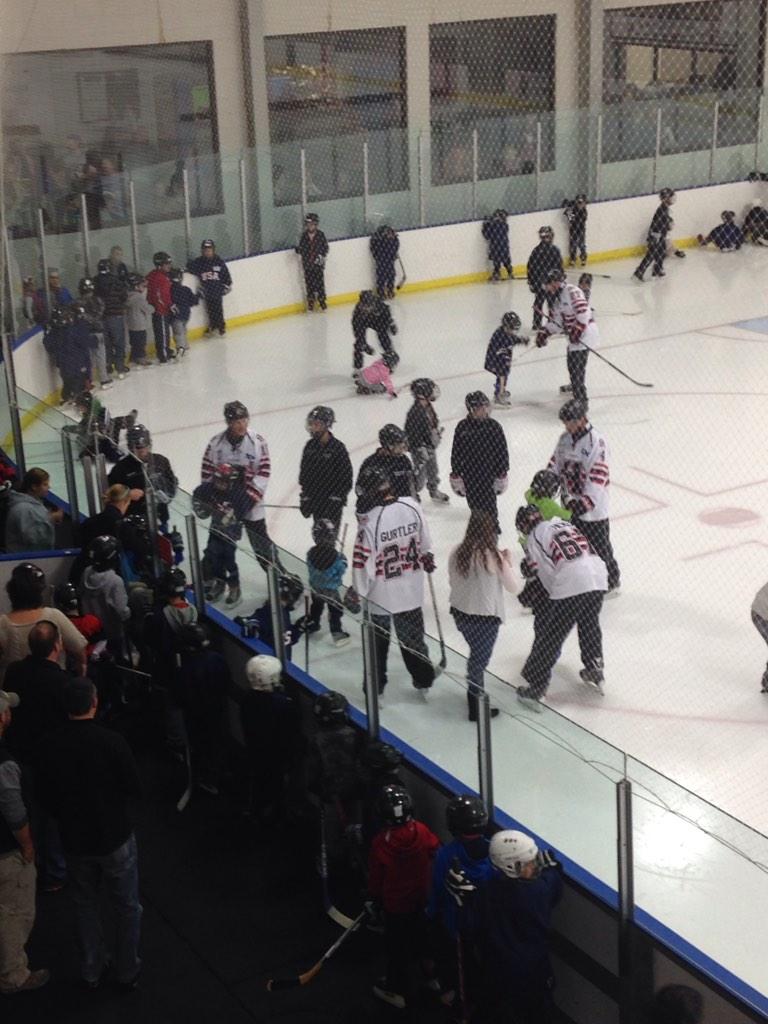 detulleo's tweet photo. @HavocHockey @IceplexHsv #FirstTimers http://t.co/2Mf40gBrd0