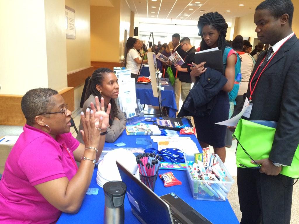 WSSCWaterNews's tweet photo. #WSSCs Angela Ballard-Landers &amp; Felicia James talk 2 students @ #MdBio #ATLAS14 event to promote #STEM  >250 students http://t.co/1wiuq7mWgT