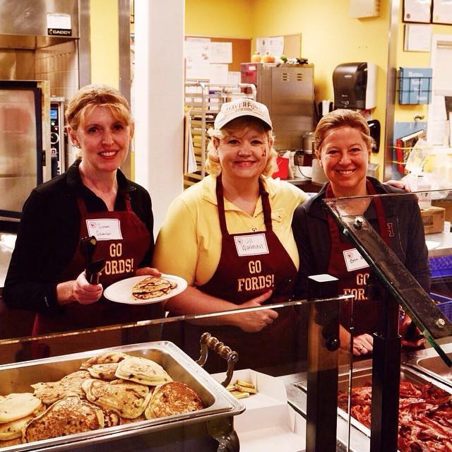 HaverfordSchool's tweet photo. Having big fun at the HSPA Pancake Brunch! Thank you, parents! #GoFords #BeatEA #EADay2014 #10VE #WinTheSweater http://t.co/uTWTMRcJi7