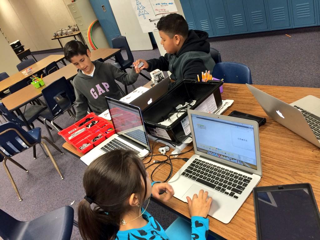 CentralSTEMBOTS's tweet photo. The Future Engineering Farmers competitive robotic team are hard at work on a Saturday! #dedicated #teamcentral http://t.co/3sfWEzpeli