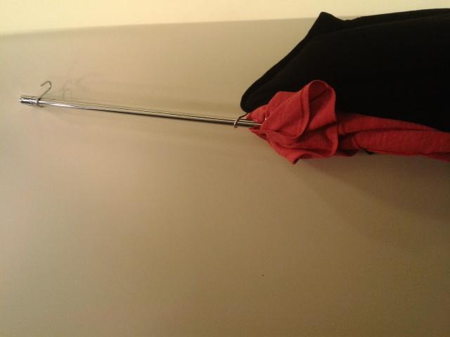 Celanse's tweet photo. Оля сломала вешалку в примерочной....О Боги как я устала... http://t.co/NFRCtHBa0G