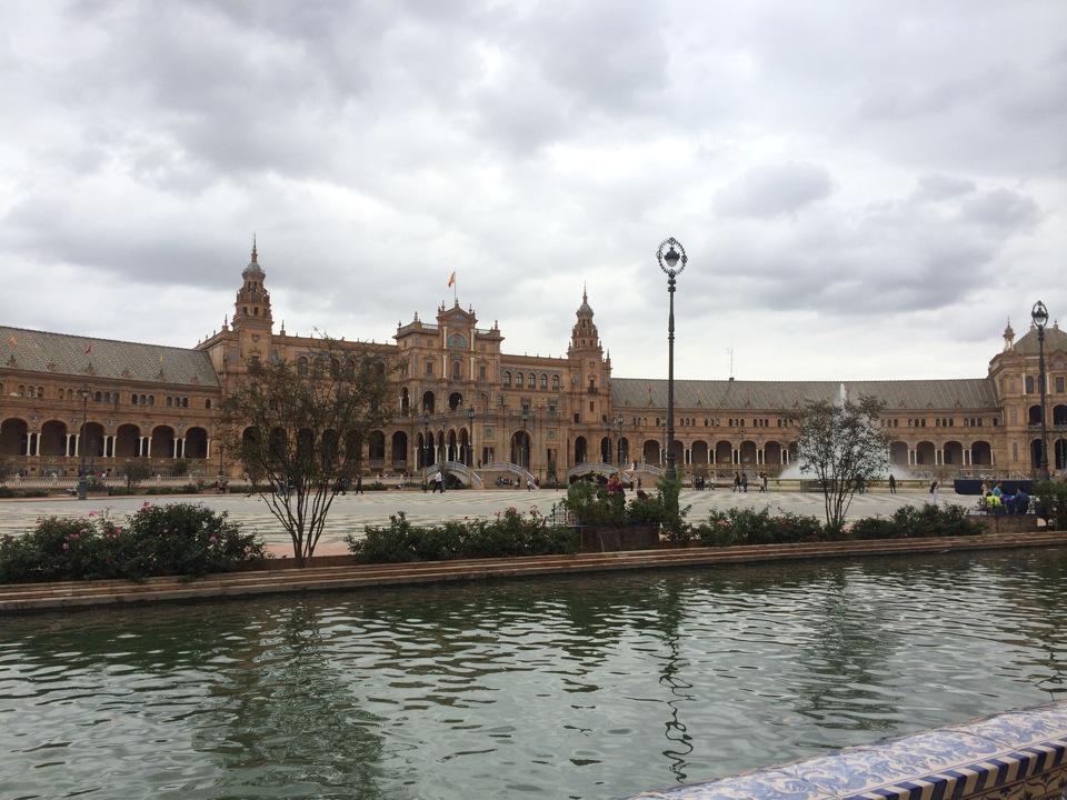 I'm at Plaza de España in Sevilla swarmapp.com/c/7miraMPiK9q