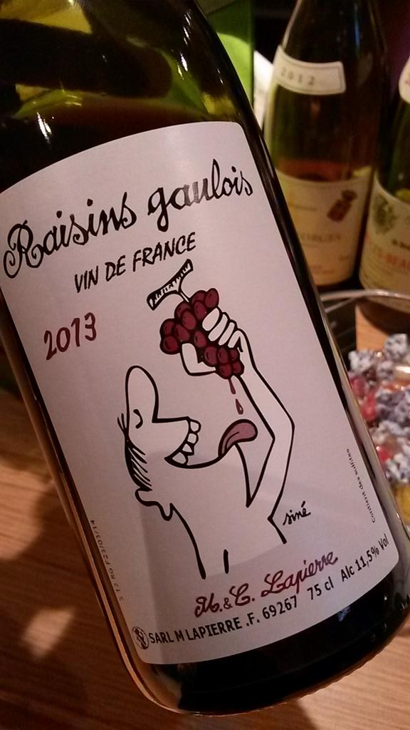 EmmanuelDelmas's tweet photo. Un très joli jus de gamay signé Lapierre. Glouglou glou http://t.co/dCfkhajbHG