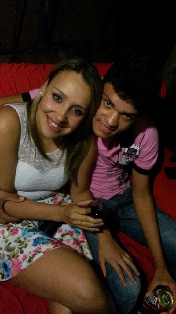 tauane_lais's tweet photo. #deOntem #farraTop 😍👏👏👌 http://t.co/JoyDQ4j54k