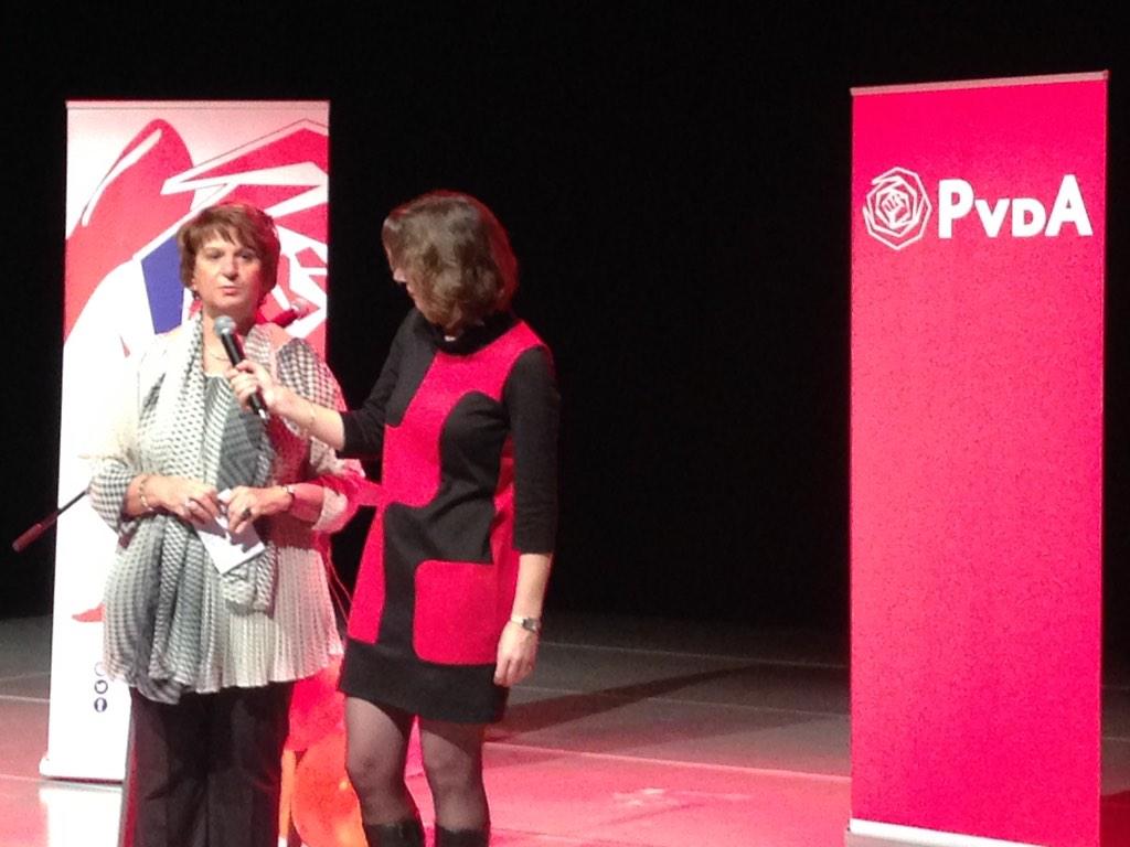 SaniyeCalkin's tweet photo. Mannen steunen elkaar en zijn goed in onzichtbare ruzies. Vrouwen moeten elkaar meer steunen @mariettehamer #vip2014 http://t.co/Zo5e2ZemXD