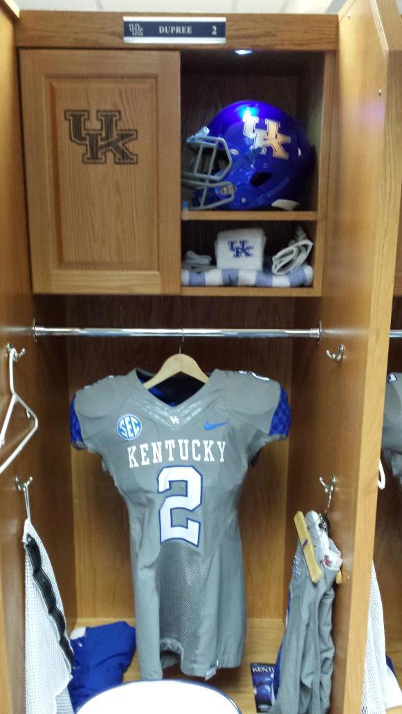 The <a href="/UKequipment/">UK Equipment Staff</a> staff have came up with a sweet Senior Day combo for <a href="/UKFootball/">Kentucky Football</a> today! Love the chrome helmet!!