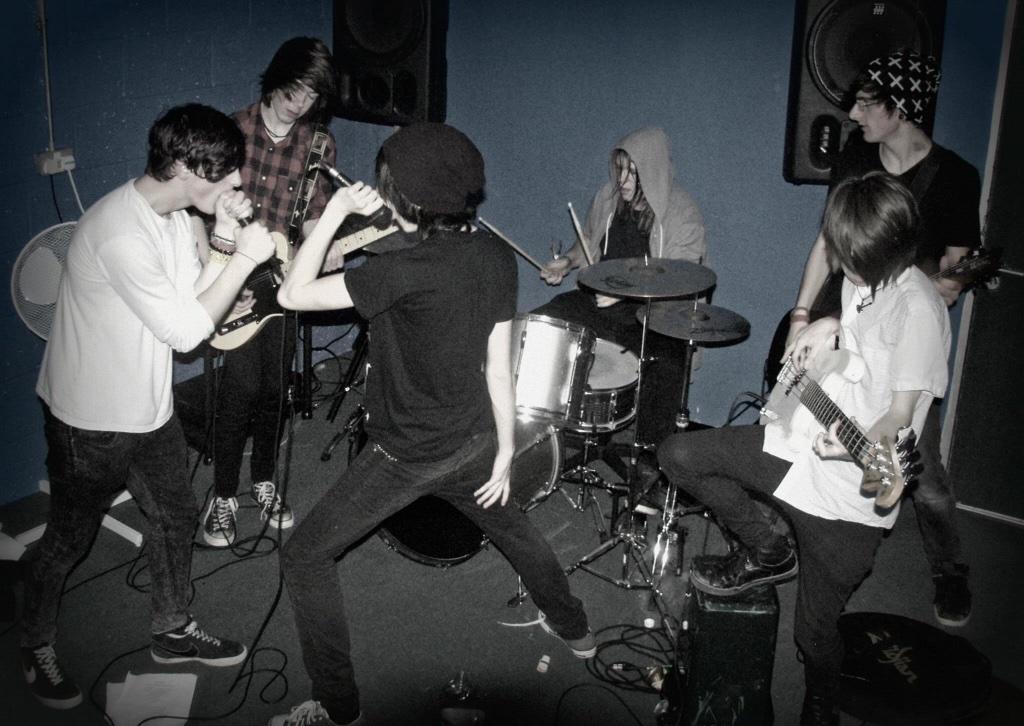 Benfinn1997's tweet photo. Yesterday's band practice with these airheads and faggots! 😂😝😄 http://t.co/RyogftX5ZH