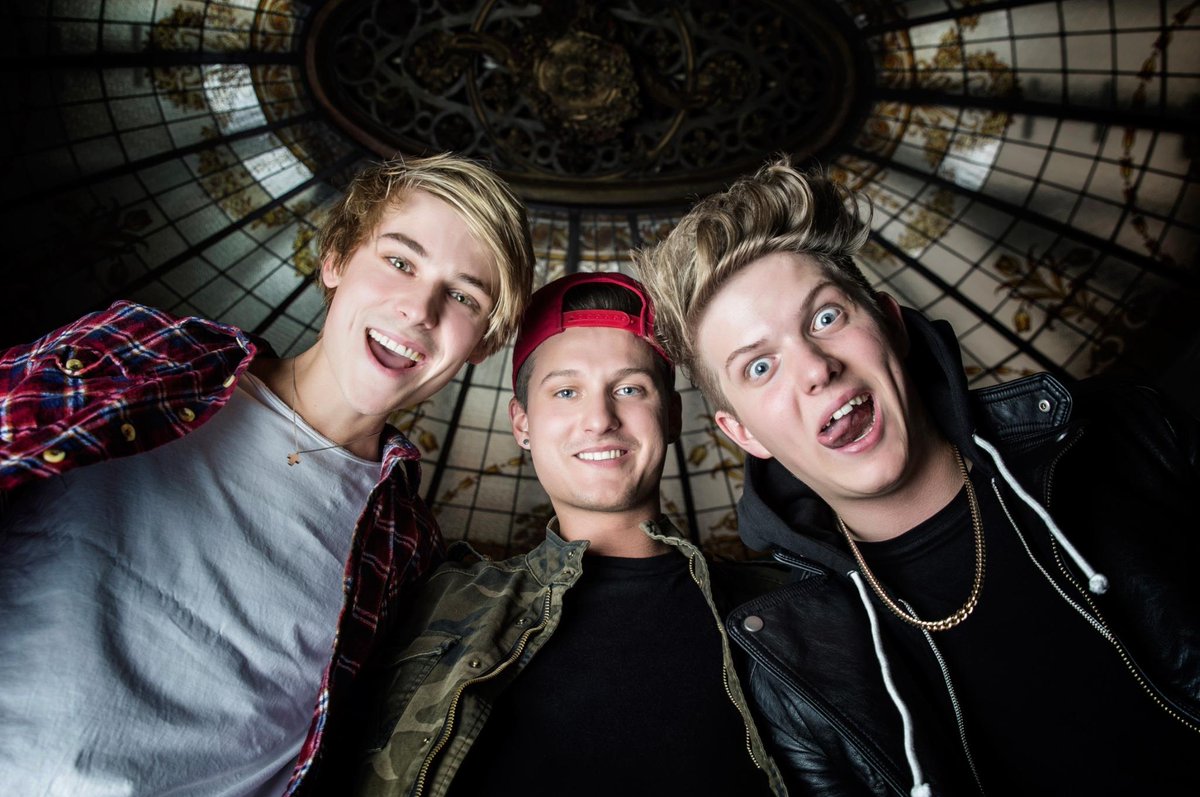 <a href="/JTRofficial/">JTR</a> pour <a href="/Blind_Magazine/">The Blind Magazine</a> entretien <a href="/MisterDine/">Dine Dlx</a> issuu.com/theblindmagazi…