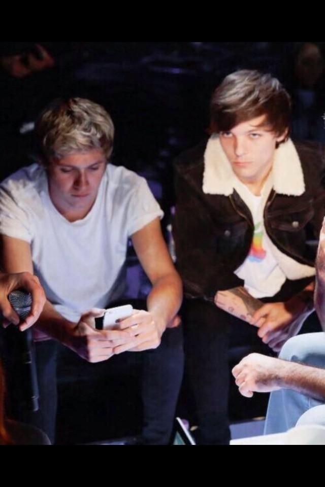 off__Lou tweet picture