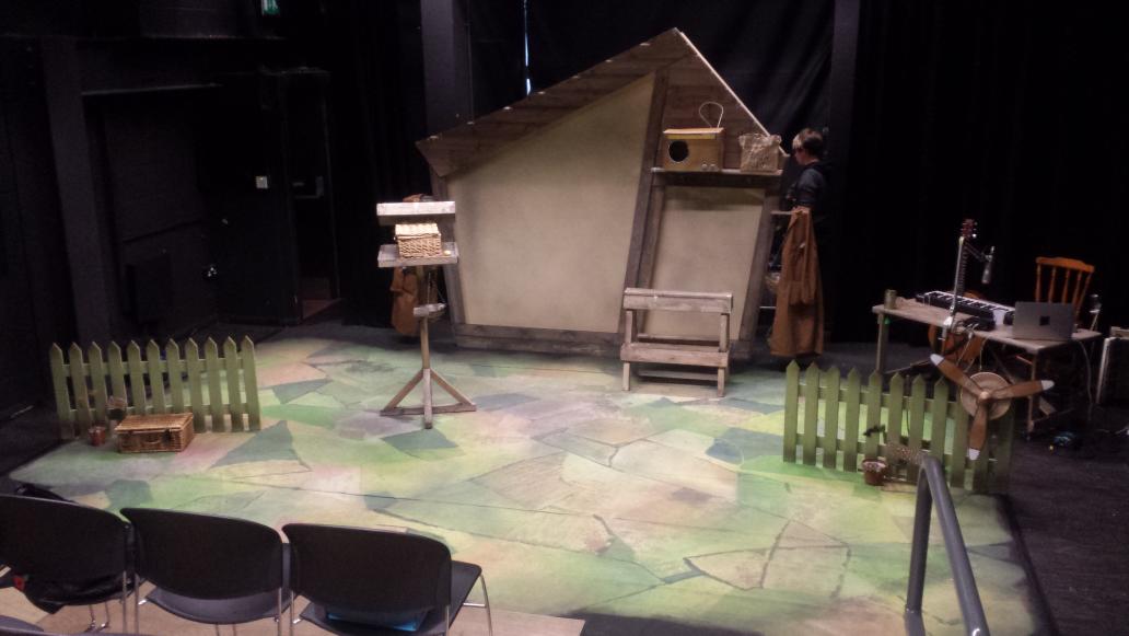HayleyTurpin2's tweet photo. Here with Lunabug today! Pigeoneers at the ready!! http://t.co/tZjsqeq4RQ