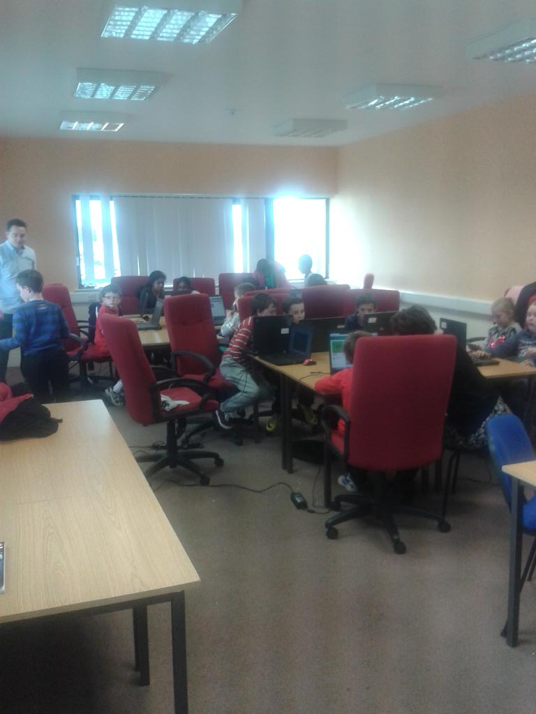 NECCoderdojo's tweet image. Full house today. #newfaces #coding #fun