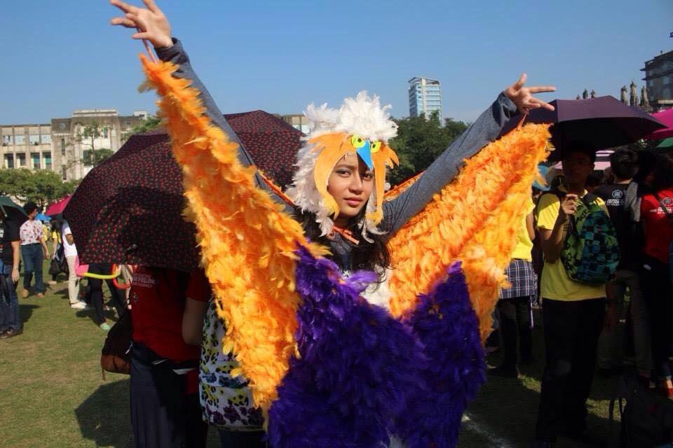 ColeenSantosss's tweet photo. College Parade π #AMVat10 http://t.co/Uoh185pZlf