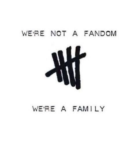 5S0SxImagines's tweet image. RT this if you're a part of the family 💕 #vote5sos
