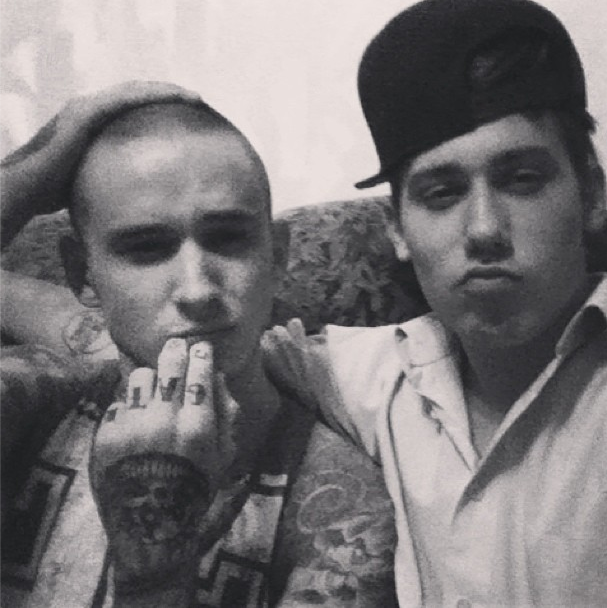 dima_unit's tweet image. ne mnodo staroi pornuhi