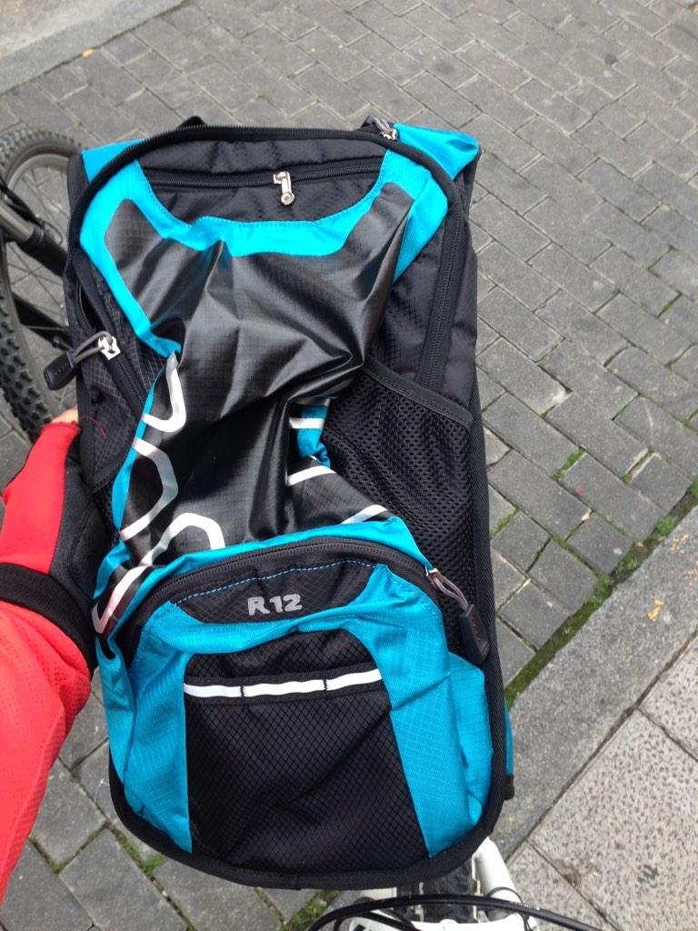 AdrianMarinas's tweet image. Muy buena compra en @MicroESpress la mochila para la bici y estrenada esta mañana, muchas gracias.