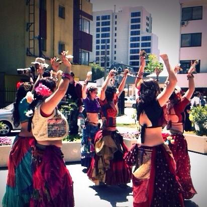 reddanza's tweet image. (ahora) Carnaval Tribal Gitano avanza por el centro de Concepción #ElefanteBlanco #FestivalDanzaBiobio @escenica_