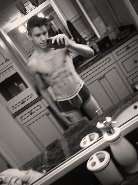 Making a memory #selfiesaturday can't argue with those undies from @andrewchristian http://t.co/tc3l
