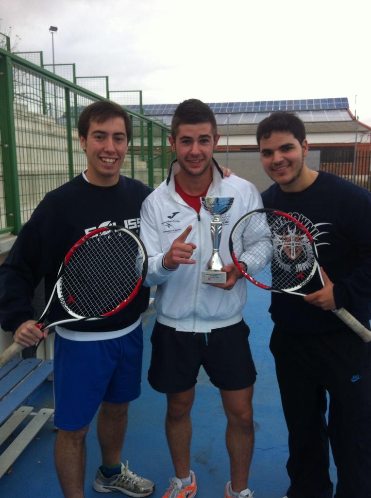 Miguel_Torrijos's tweet photo. Enhorabuena @david93flores campeón de tenis en la #SemanadelDeporte en #Torrijos http://t.co/4ynd2pbrQJ