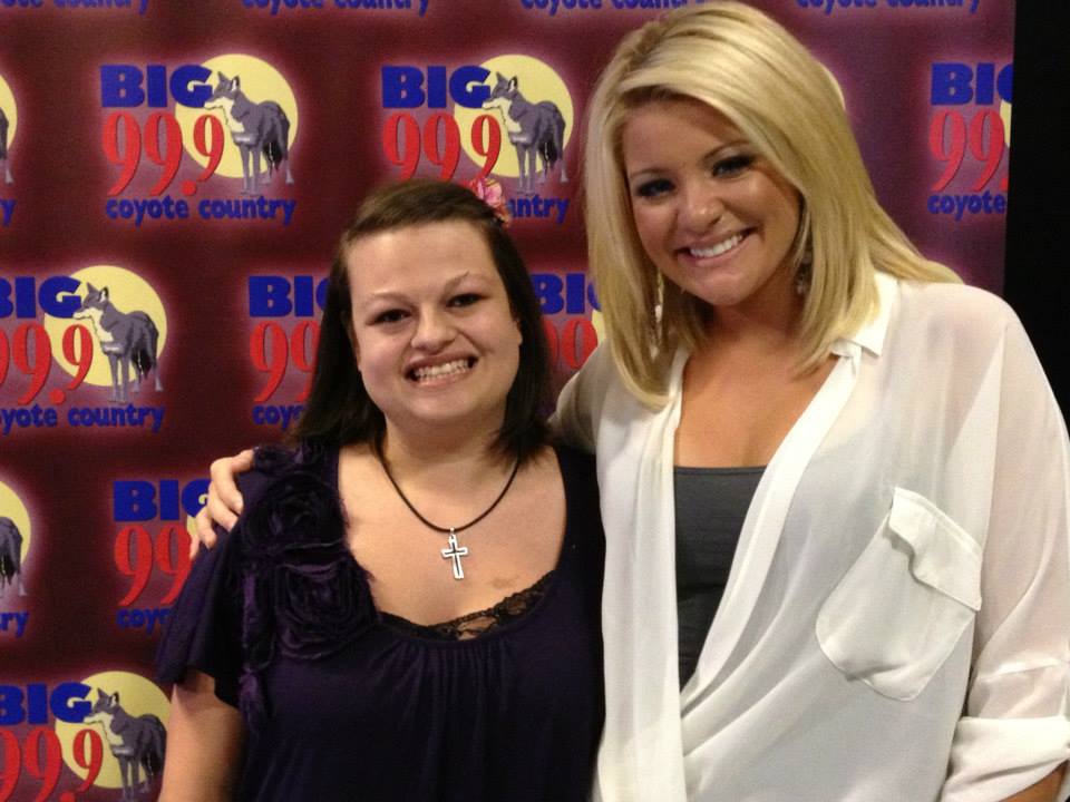  happy birthday Lauren alaina hope you have an awesome day :) 