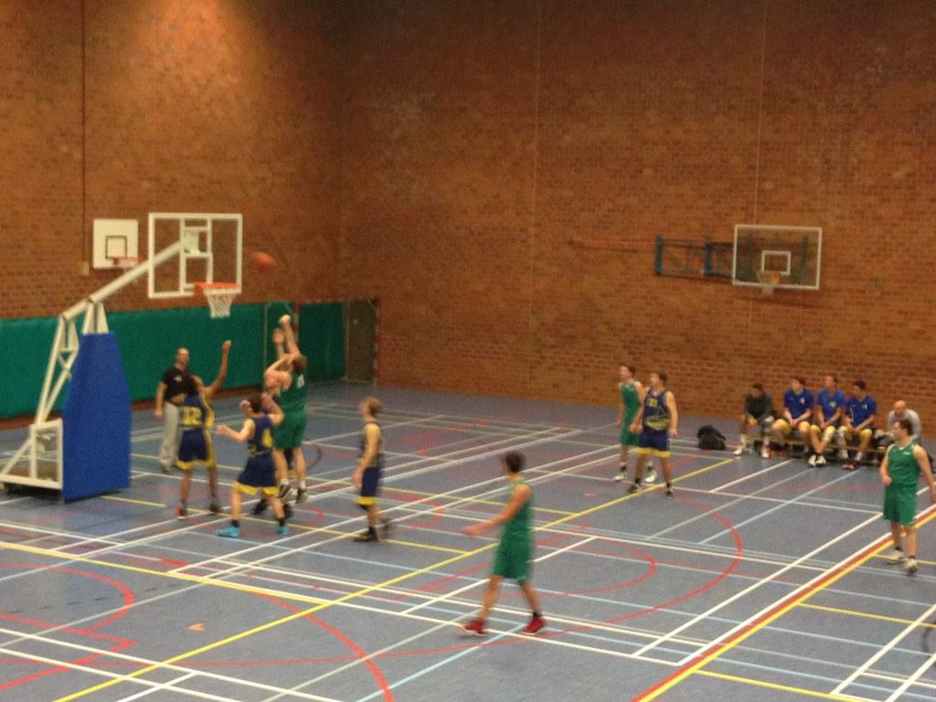 arriba-peatminers 105-56 final both teams had fun, net als refs eelco velthof &amp; roy stokvis v valley bucketeers