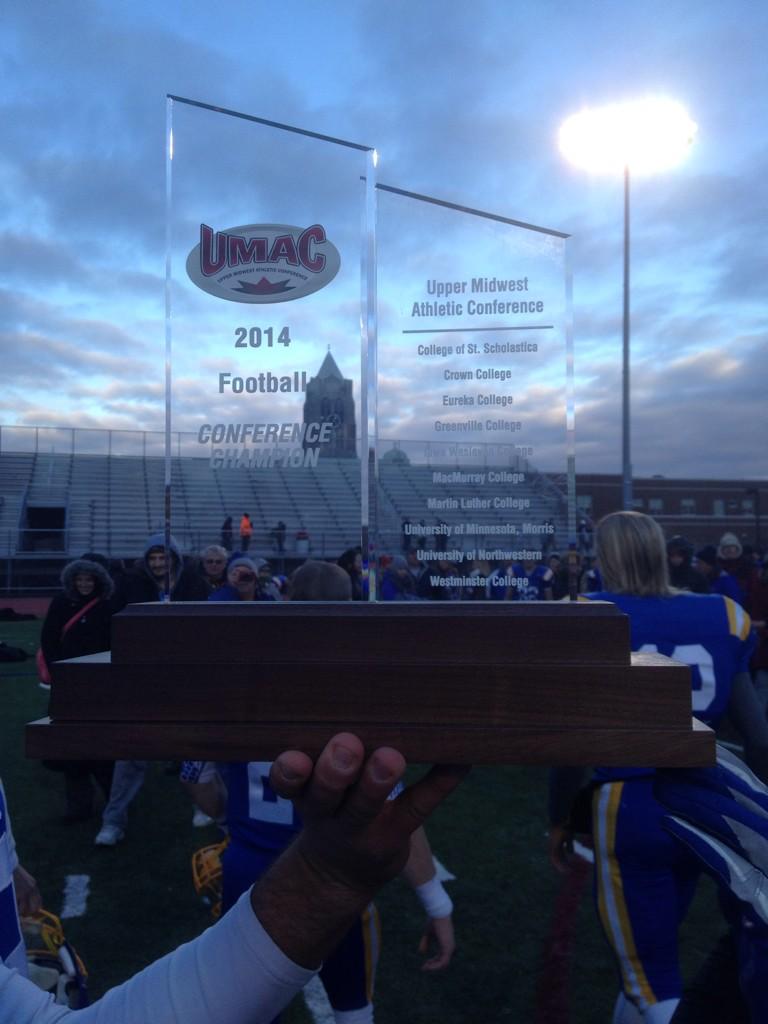 CoachFischMN's tweet image. Such a pretty sight!! Proud of our guys for what they've accomplished. We aren't done though #AQ4 @CSSsaints