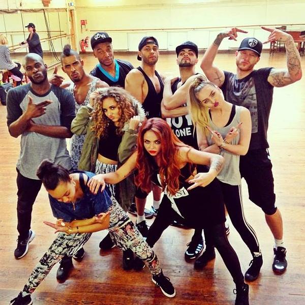 LMTodayNet's tweet photo. "They saved my life" said the Mixer who scrolled past this without RTing 

#RollersMusicAwards LittleMix http://t.co/aSDkVDhvp7