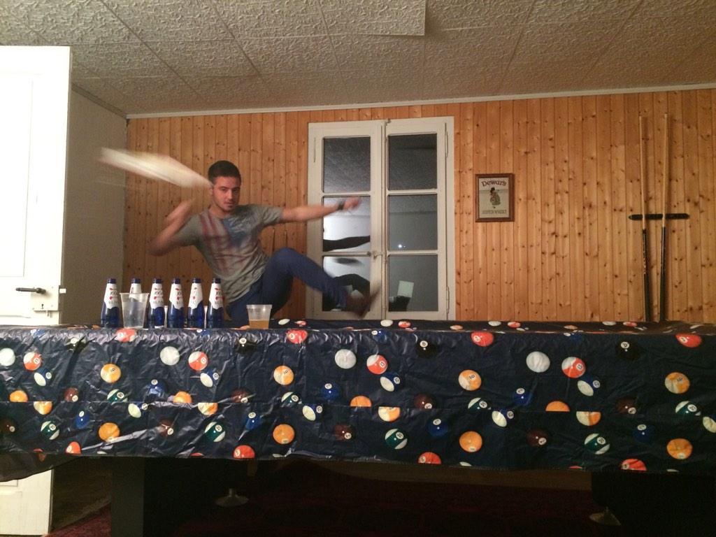 titi1723's tweet photo. #samouraiapocalypse #AiméBlanc #LeBro #NIKE #violence #KikInDonuts #LeBerlingoVole #Awesome #ahaha #Magic @AimeBlanc http://t.co/gCSGPC3lN1