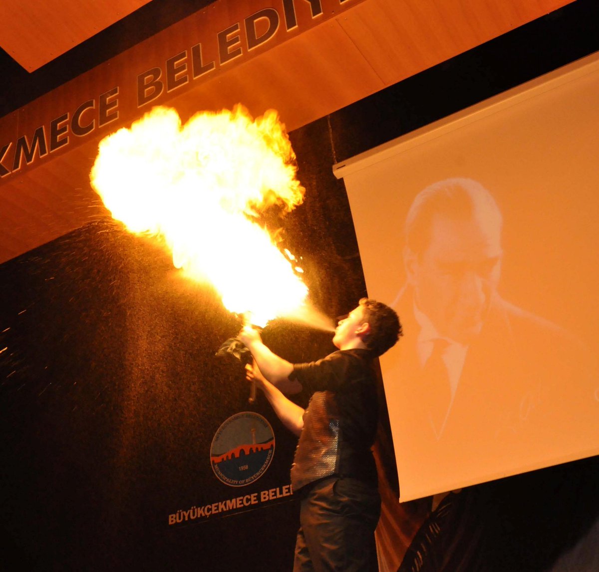 BEYLKDZK's tweet photo. 9.sınıf öğrencilerimizden Kaan Ubuz Yine harikaydı ! http://t.co/h6BvOD9R3a