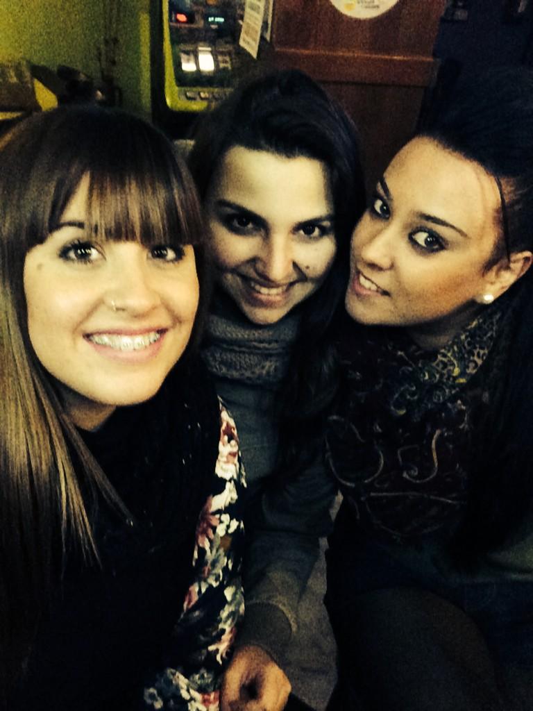Maria12ML's tweet photo. "@martita392: #dondetime ☕️ @Maria12ML @lauura_guerrero http://t.co/gi8pqWExDm"