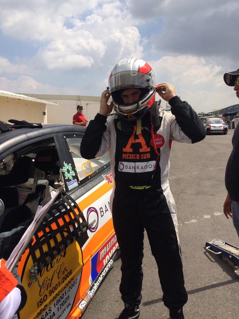 AnahuacSRacing's tweet photo. .@GiovanniCane Ya Listo para la practical oficial #Ficrea240 #Puebla #Nascar #SV6 http://t.co/mfgd8gKQD6