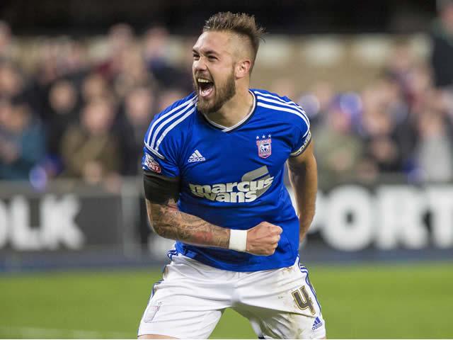 Lucas paqueta 2022. Лукас перес футболист. Лукас чамбо. Лукас чамбо. Лакус пакета футболист.