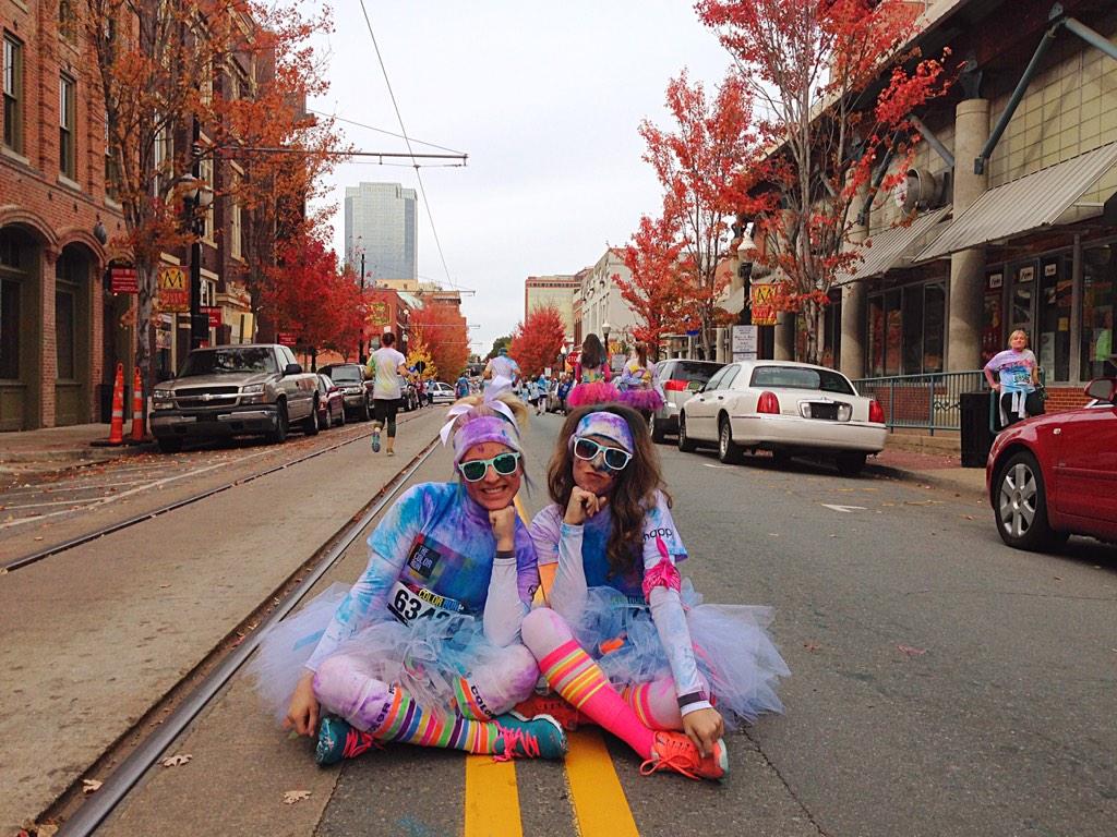kenzpow's tweet photo. •Be Happy• 💜 #colorrun2014 #happiest5k http://t.co/KBKAdpQIum