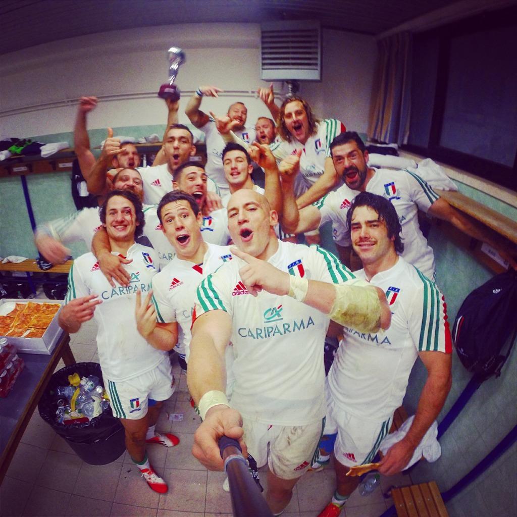 sergioparisse's tweet photo. Si doveva vincere, e si è vinto!! Orgoglioso della squadra!! #rugbycuorepassione #vittoria #unasquadra 💪 http://t.co/D1EQqEGNP4