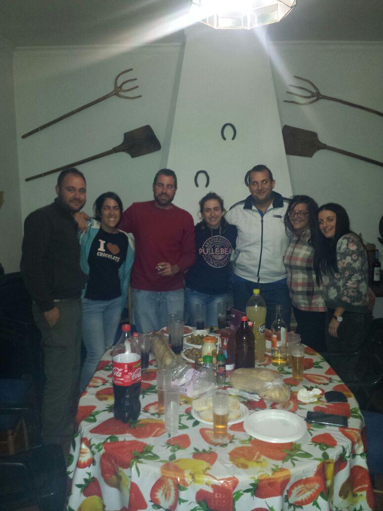 IsaVilches's tweet photo. Q tendrá villa hormona q no nos queremos ir! @macarenagavilan @CharoTornay.... http://t.co/CmVjrRejvi